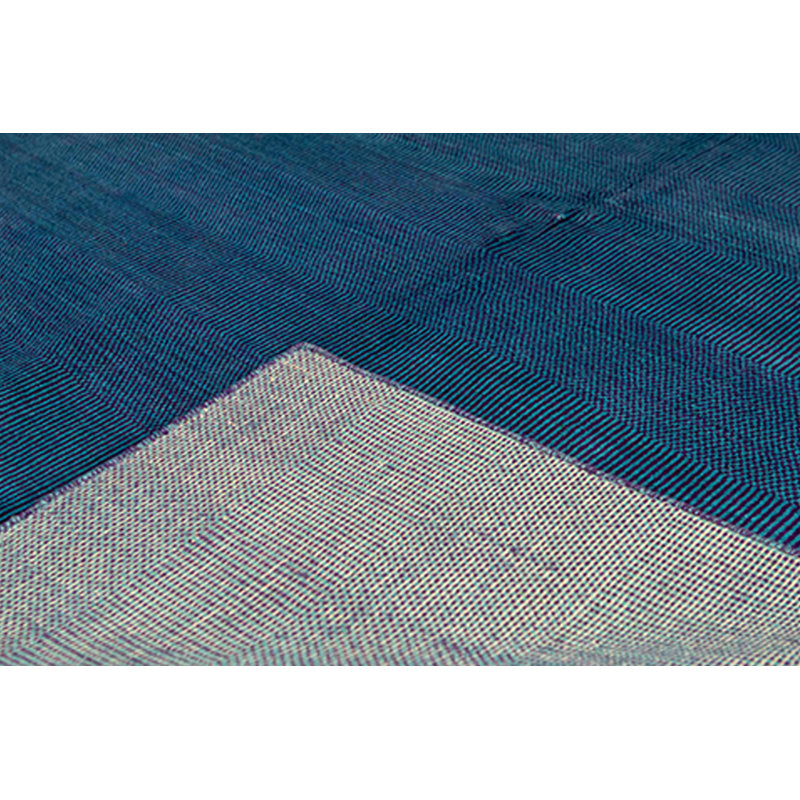 Tapis bleu foncé noué à la main de haute qualité