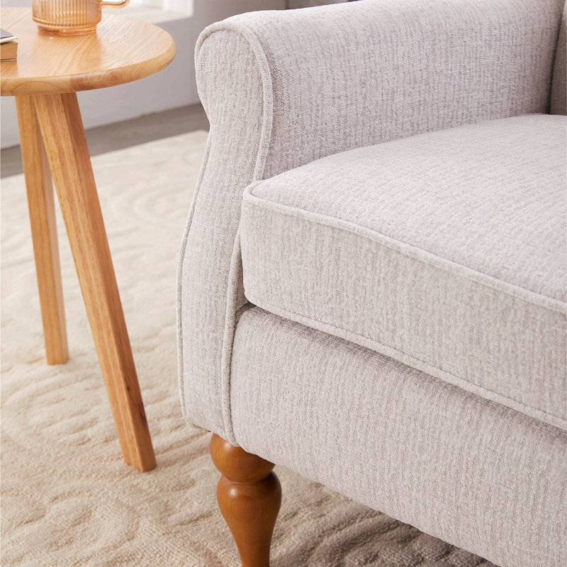 Ensemble de table basse et de fauteuils de style rétro de luxe, une chaise de lecture confortable à haut dossier (beige) et une table basse en bois massif (bois naturel), idéales pour les salons et les chambres à coucher.