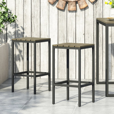 Modern Wood Bar Stools, Of 2. Gray Finish. Metal Frame With Slat Seat For Outdoor Spaces. 15.58"X15.58"X30.47 2. Tops Gray Finish And Black Frames. Slatted Design Style.
