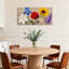 Plantes et fleurs, art floral sur toile avec des fleurs éclatantes-490183204
