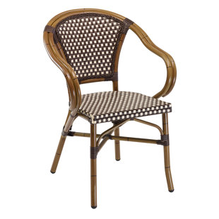 Chaise de patio empilable