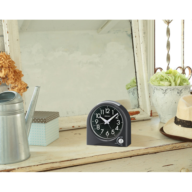 QHE204KLH Alarm Clock, Black, Black