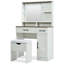 Meuble-lavabo de style campagnard chic avec ampoules Hollywood réglables et beaucoup de rangement, parfait pour un décor de chambre à coucher rustique