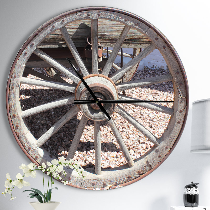 Horloge murale Swigart Farmhouse Designart, Moyen