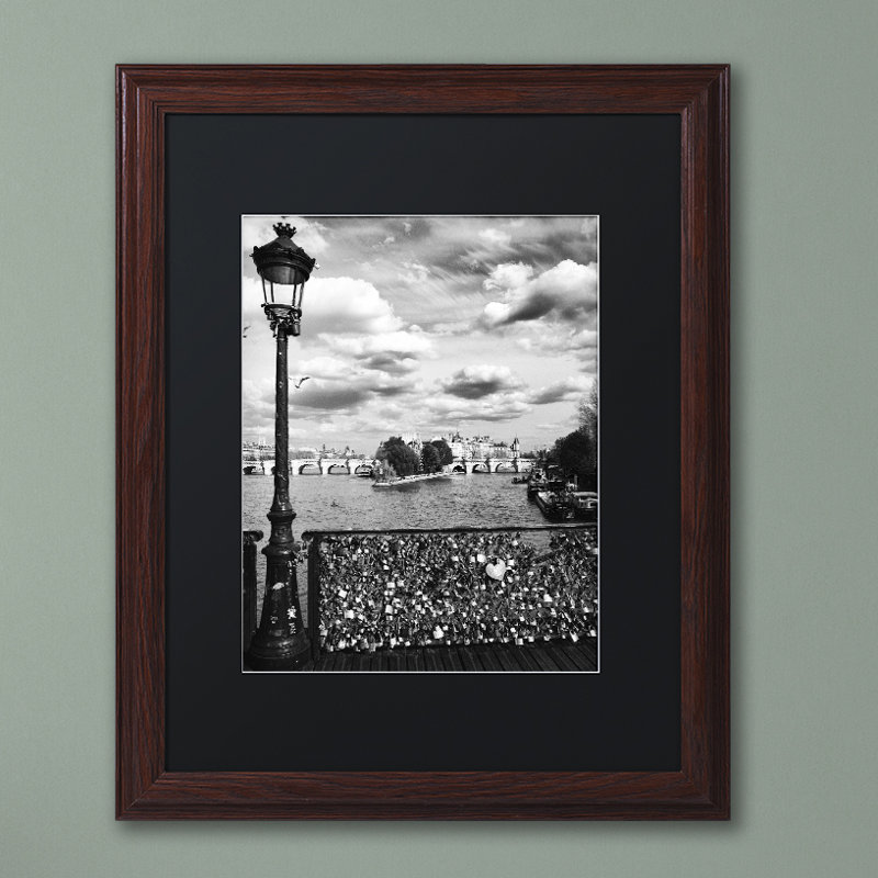 « pont des arts paris », reproduction de photo encadrée, H 20 po x l 16 po x P 0,5 po, Noir mat