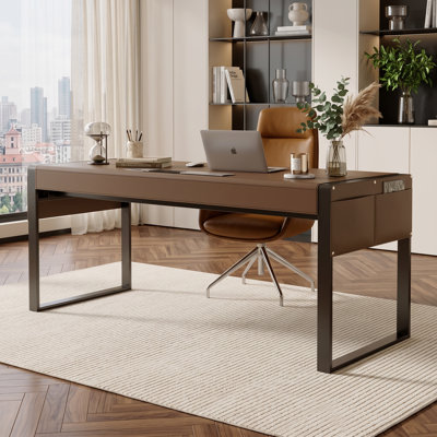Bureau en cuir sellier de 180 cm (70,87 po) avec 3 tiroirs et pochettes latérales pour dossiers suspendus, bureau moderne avec gestion des câbles et port USB, structure en acier au carbone, brun