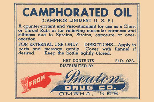 « camphorated oil-liniment », art textuel, H 66 po x l 44 po