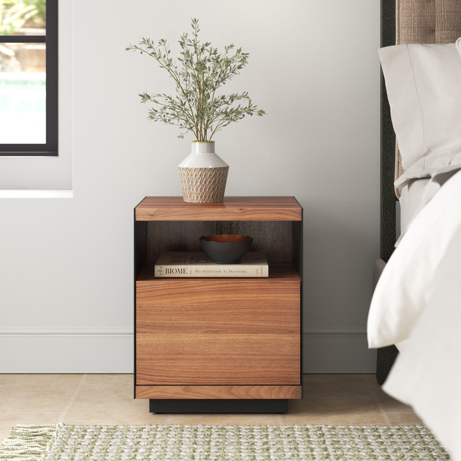 Urara Oak Nightstand