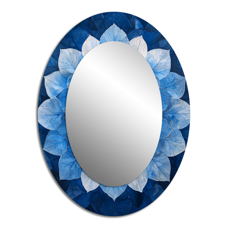 Bleu et blanc hydrangées kaléidoscope hydrangées - miroir décoratif floral ovale sur métal, 40 po x 30 po