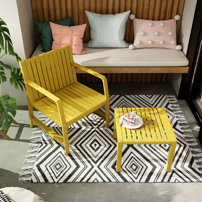 Ensemble de 2 pièces comprenant une chaise et une table basse, en polypropylène résistant aux intempéries, montage facile en 10 minutes, idéal pour créer un coin conversation au bord de la piscine ou sur la terrasse, étanche et rapide à installer.