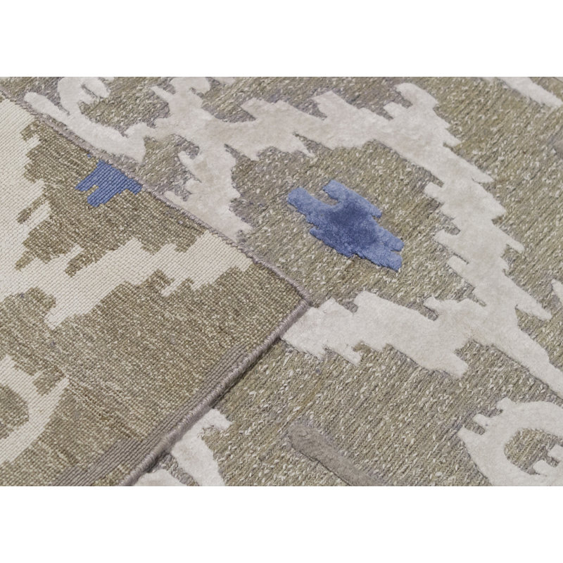 Ikat Area Rug in Gray