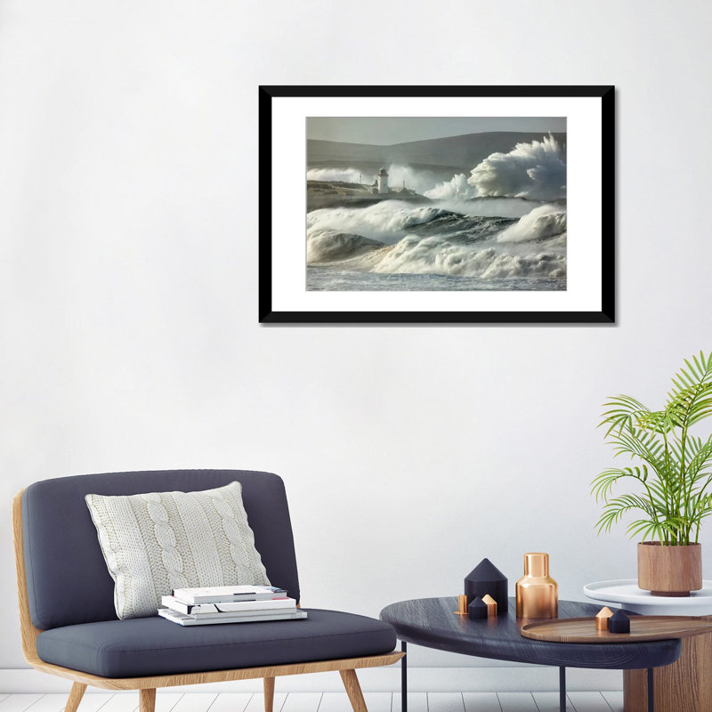 Crashing Waves II, reproduction de photo sur toile tendue, H 24 po x l 32 po x P 1 po, Papier d'art encadré noir, Blanc