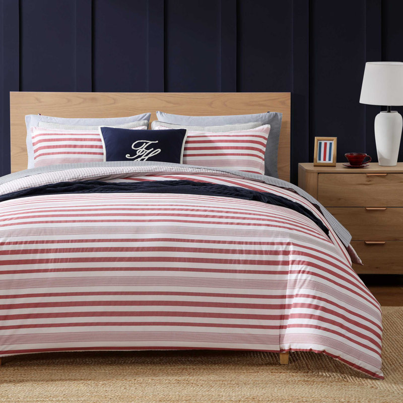 Tommy Hilfiger Sandbar Stripe Cotton Reversible Comforter Set, Édredon pour grand lit + 2 taies décoratives, Red Striped