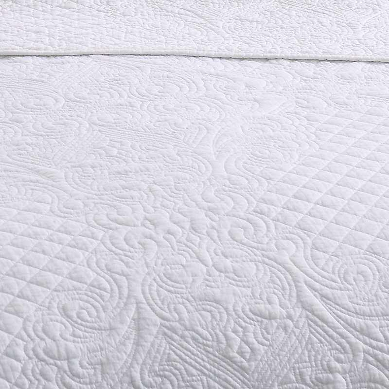 White Cotton Twin Scalloped Quilt Set