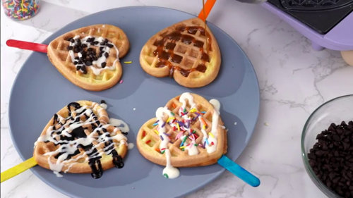 Holstein Housewares Fun 3.5'' Heart Waffle Maker & Reviews