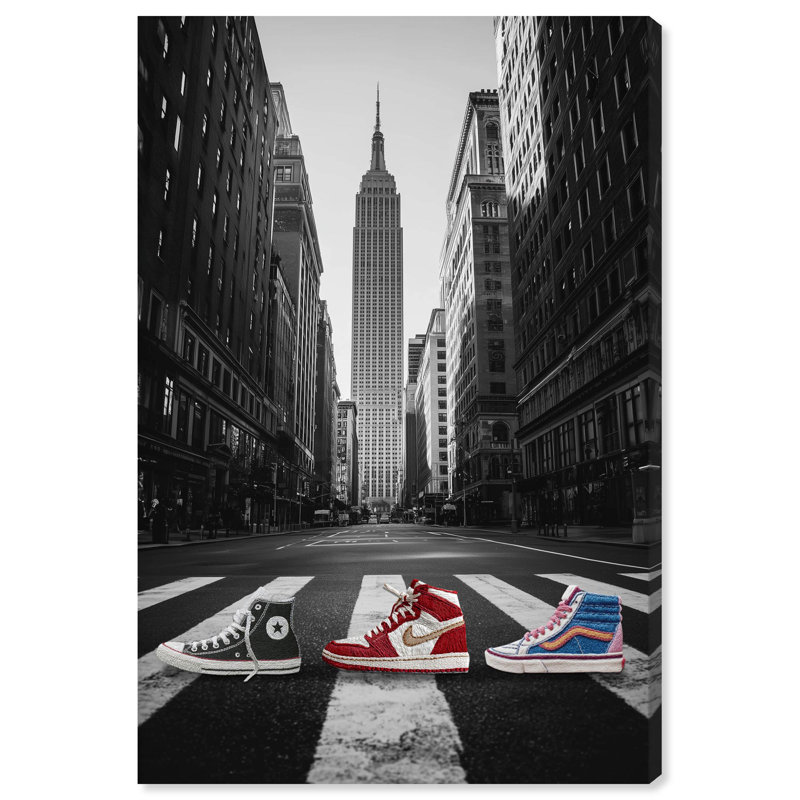 "Stitched Sneaker Crosswalk", impression sur toile par Art Remedy, H 36 po x l 24 po, Toile tendue avec châssis