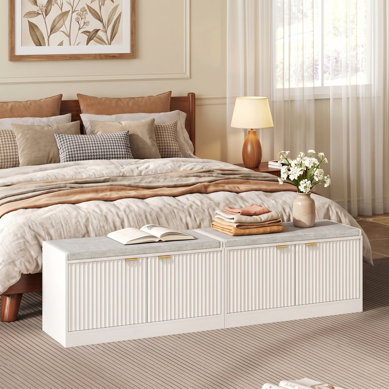 Banc de rangement de 39 po de largeur avec coussin de siège rembourré, banc à chaussures spacieux avec 2 portes et tablette réglable pour les entrées, les chambres et les salons