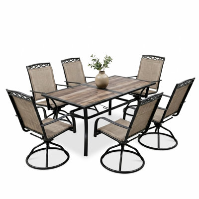 Ensemble de salle à manger d'extérieur 7 pièces pour terrasse, table rectangulaire rectangulaire en bois et 6 chaises berçantes pivotantes avec dossier en filet respirant, ensemble de meubles de salle à manger résistant aux intempéries pour la cour, le jardin et la terrasse (brun)