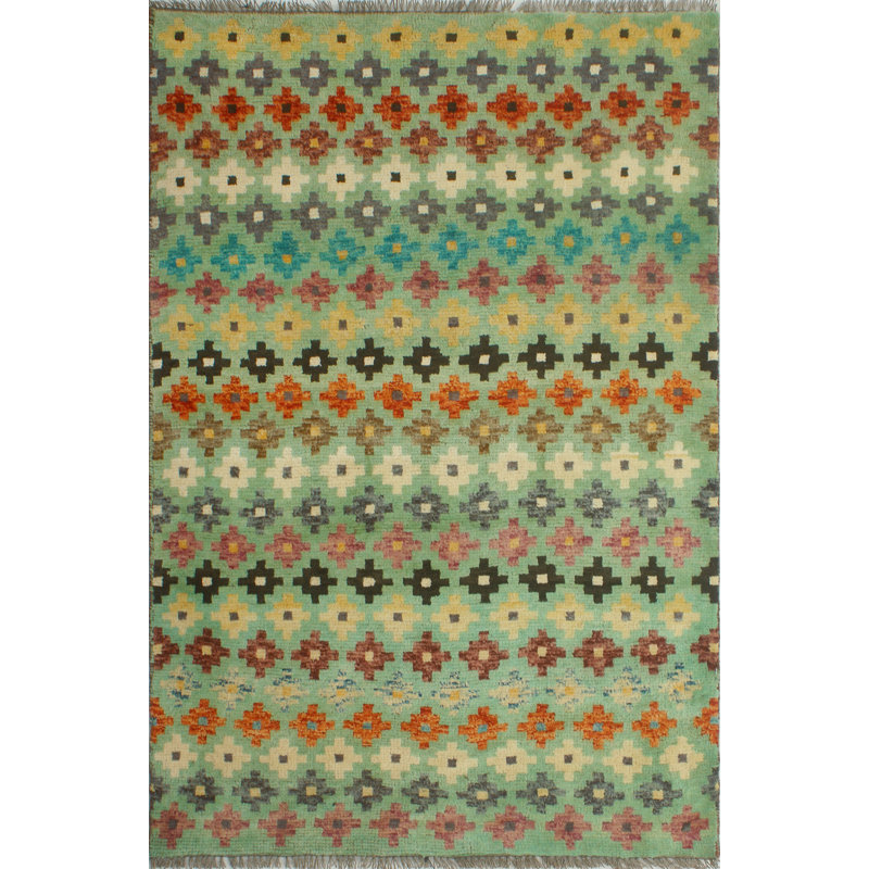 Tapis vert Khyli Ademi Lt.