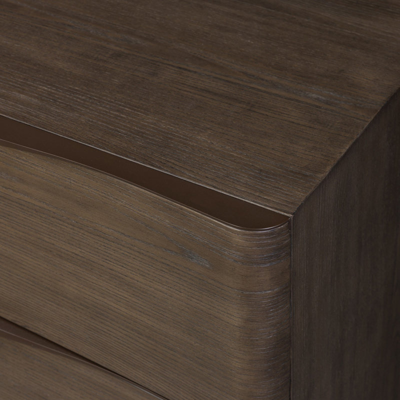 Amiro Dresser