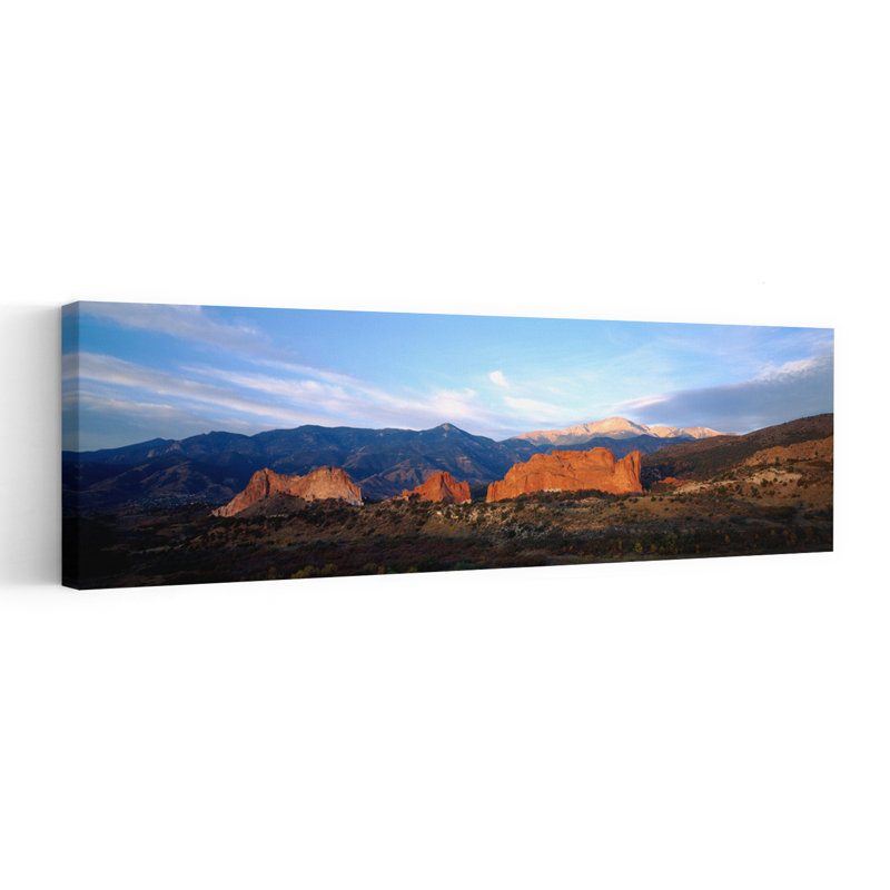 Formations rocheuses sur un paysage, jardin des dieux, Colorado Springs, Colorado, États-Unis, H 16 po x l 48 po