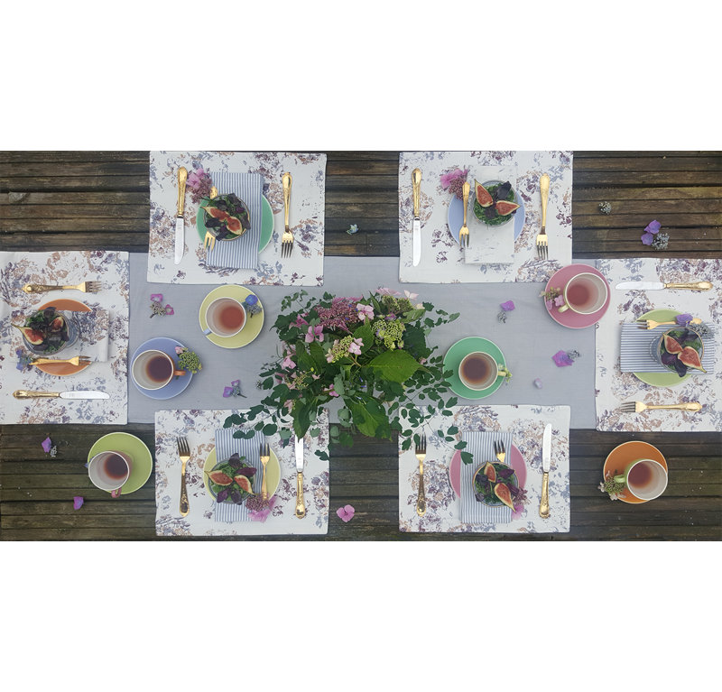 Bonnefoy  Cotton Table Runner, Pink