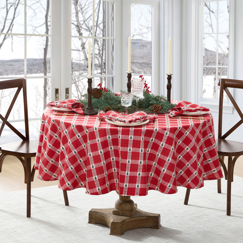Nappe Keandra, Rouge, Ovale 60 po x 84 po 