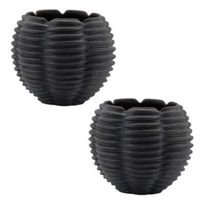 Vase en céramique nervuré