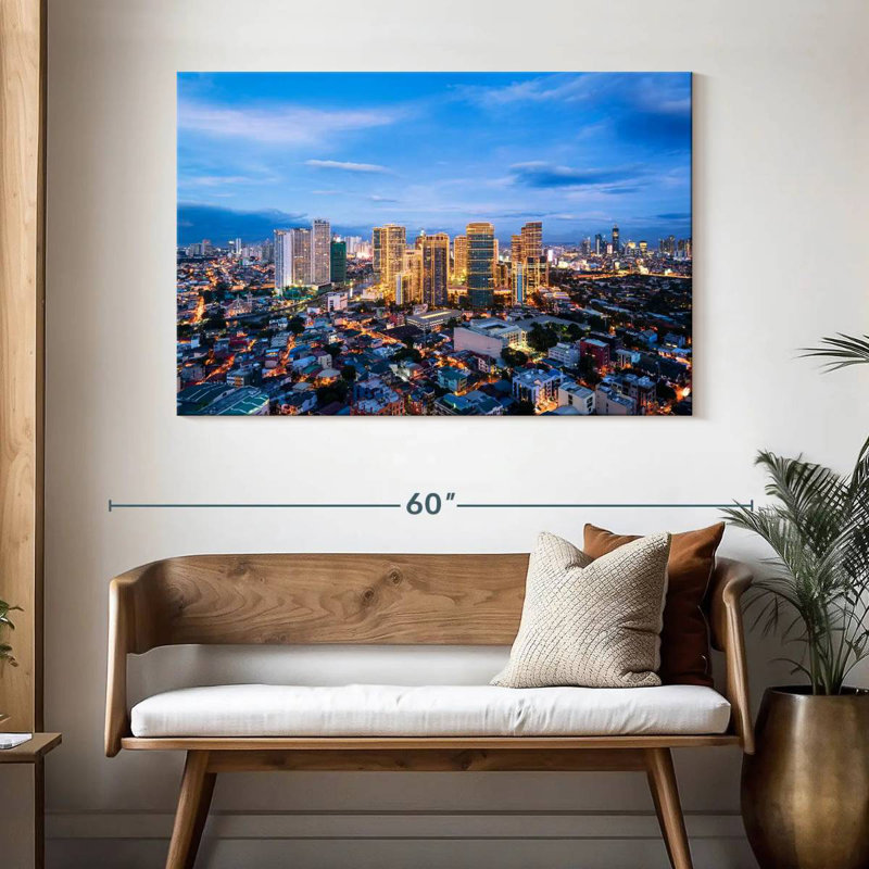 Sirci Makati City avant la tombée de la nuit, H 32 po x l 48 po