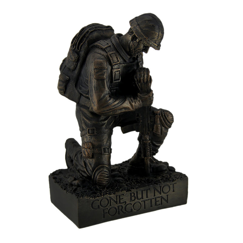 Keneth Statue