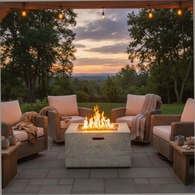 Foyer d'extérieur carré avec brûleur en acier, table de foyer au propane légère de 24,02 pouces avec flamme réglable, 40 000 BTU, pierres de lave et housse de pluie pour le patio, la cour arrière et la piscine