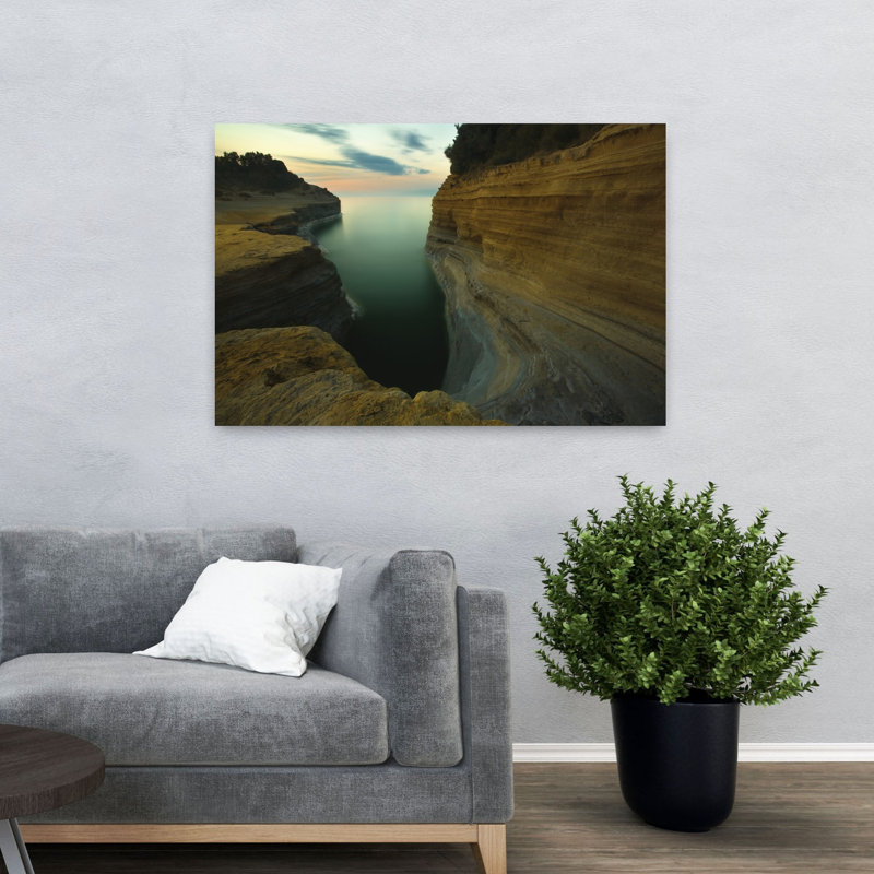 «Golden Hour Sea Passage Dramatic Peaceful Serene Coastal Landscape», art mural, H 32 po x l 48 po