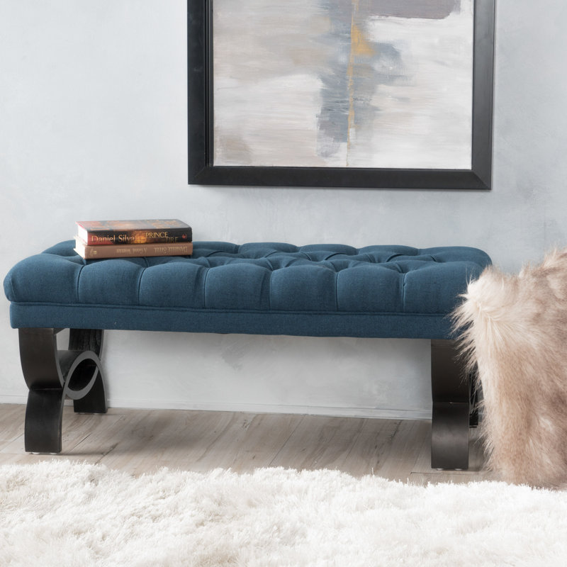 Banc rembourré et capitonné avec pieds en bois de bouleau Beene, Tissu bleu foncé