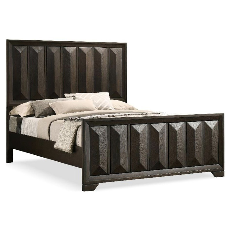 Cadre de très grand lit oriental, panneaux à facettes verticales sur la tête de lit et meubles de chambre à coucher de style transitionnel en bois d'ingénierie