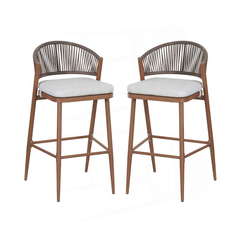 Tabourets de bar d'extérieur à structure en aluminium à hauteur de siège de 30,25 po avec dossier en forme de feston en rotin PE, ensemble de 2