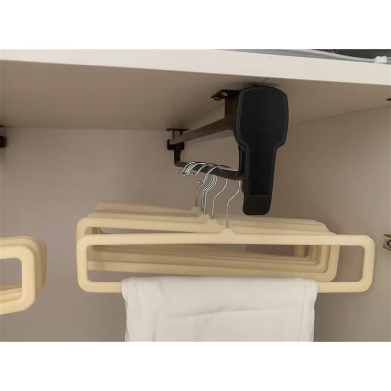 Cintres en velours, 50