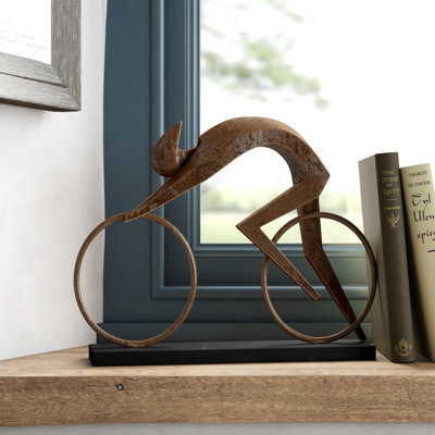Figurine Vickie Bicycler