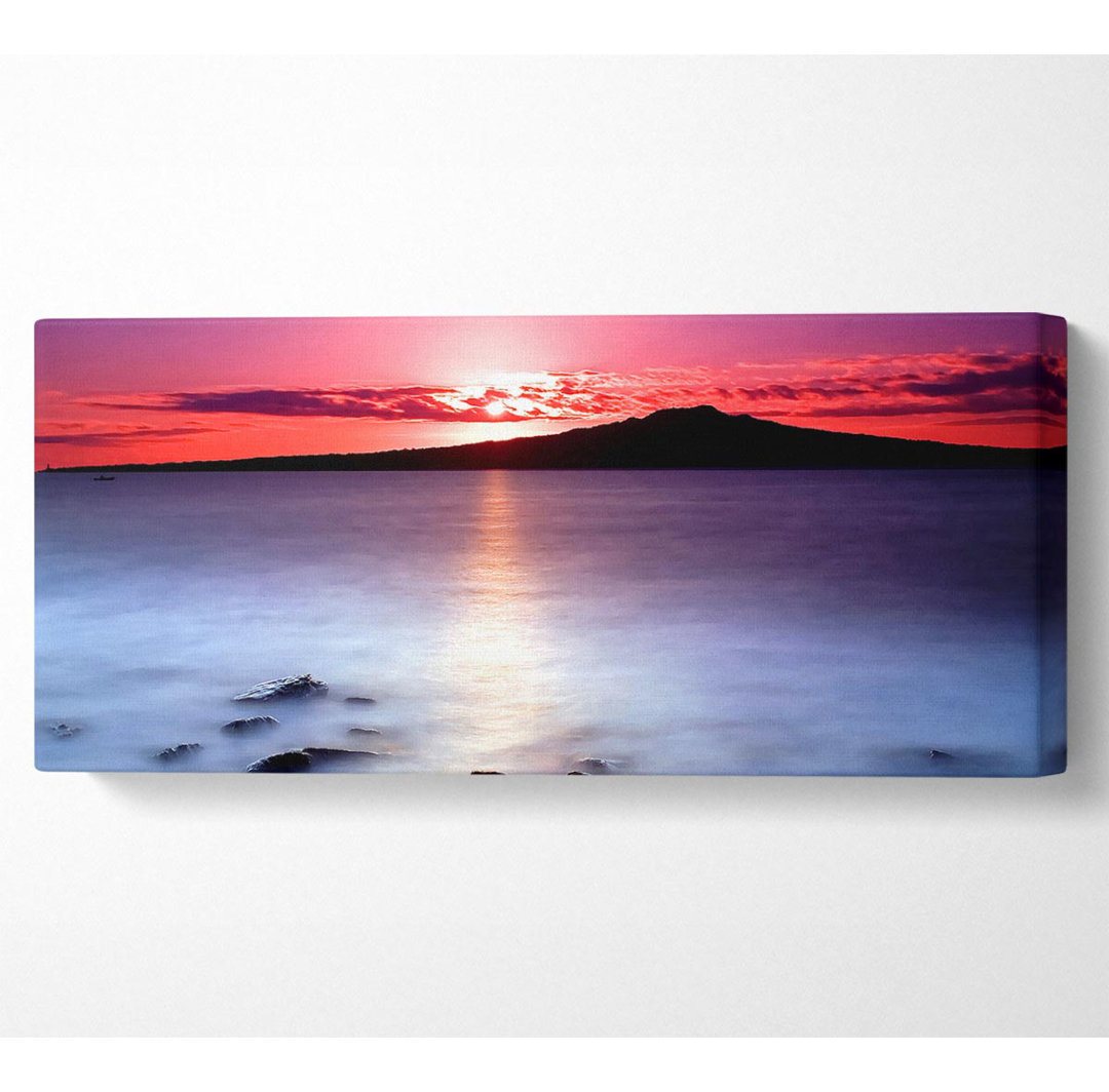 Sonnenuntergang auf dem ruhigen Ozean Panoramaleinwand