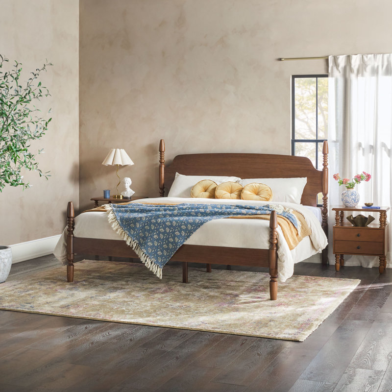 Traditional Easy Assembly Solid Wood Turned Spindle Bed, King