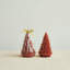 Grande chandelle en forme d'arbre de Noël avec des pointes dorées-720964778-720964773