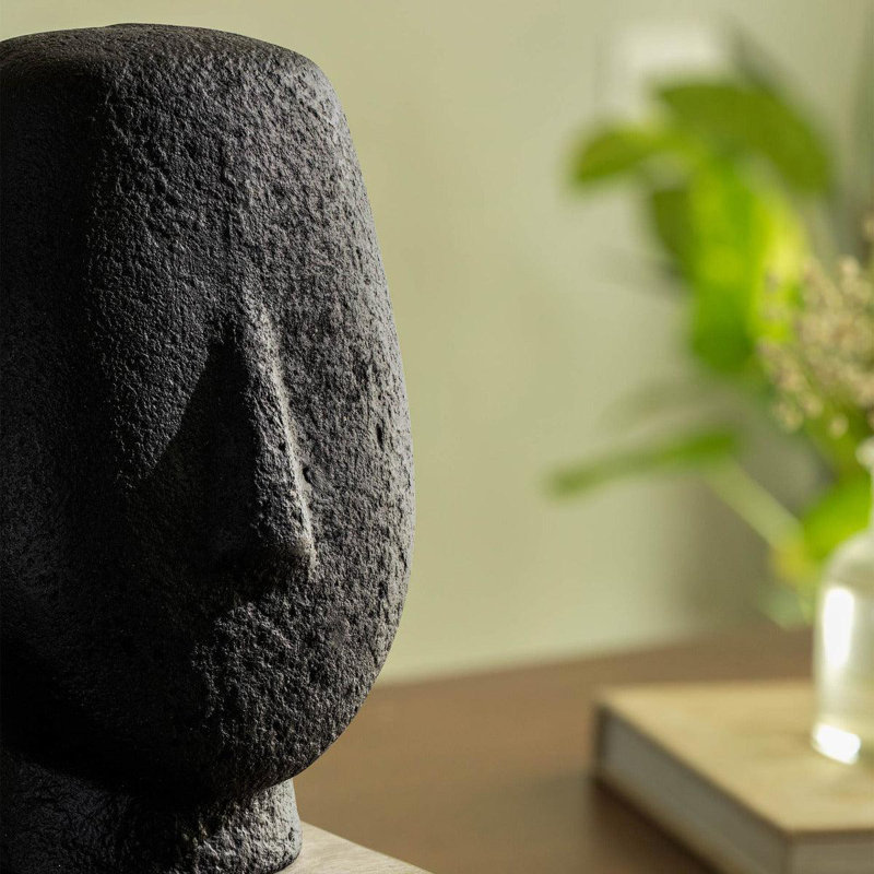 Figurines & Sculptures