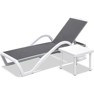 Méridiennes de patio réglables en aluminium avec accoudoirs pour l'extérieur, dans la piscine et sur la pelouse (1 chaise longue + 1 table en plastique)