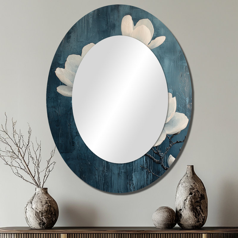 Fleurs de magnolia dans Â« Saffire Winter Impressionist II Â» - Miroir mural ovale blanc dÃ©coratif, 40" x 30"