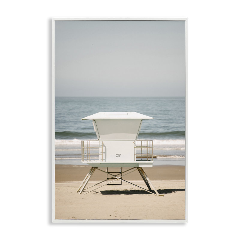  Surf Shack on Shore, estampe numérique par Crystal Lynn Collins, H 30 po x l 20 po, Giclée encadrée blanc bord de mer