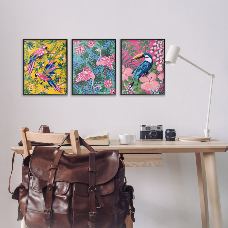  «Tropical Birds & Botanicals», ensemble de 3 giclées par Yvette St. Amant, H 18 po x l 12 po, Giclée encadrée noir minuit
