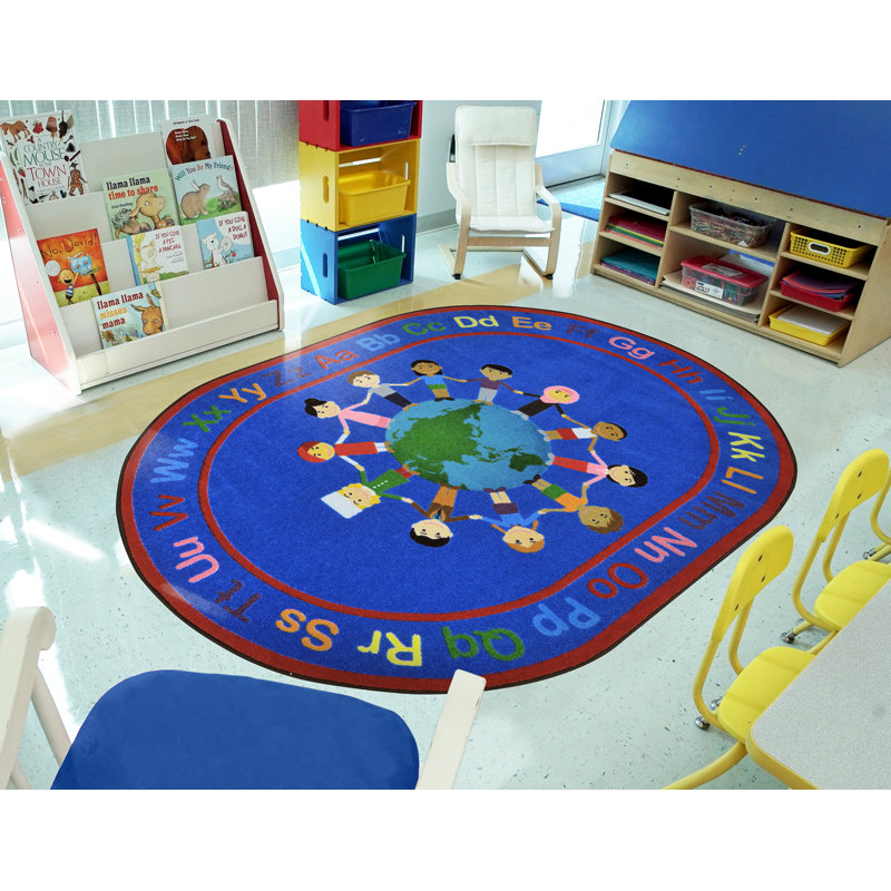 Tapis A World of Friends, Ovale 5 pi 4 po x 7 pi 8 po