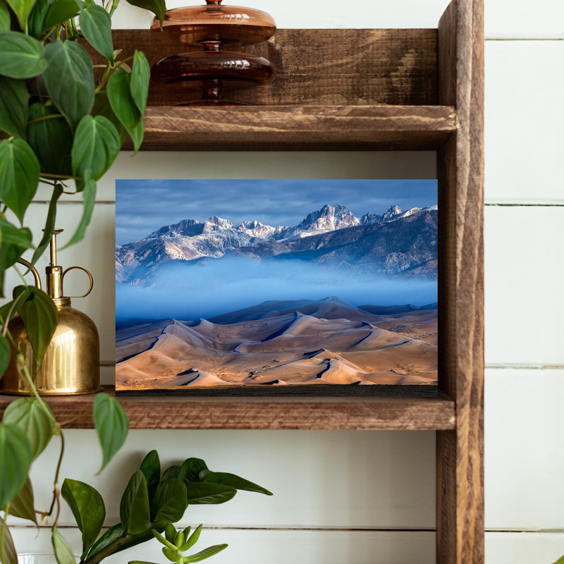 «Golden Dunes Misty Mountains Serene Tranquil Abstract Landscape Mountain», reproduction d'art murale, H 18 po x l 12 po