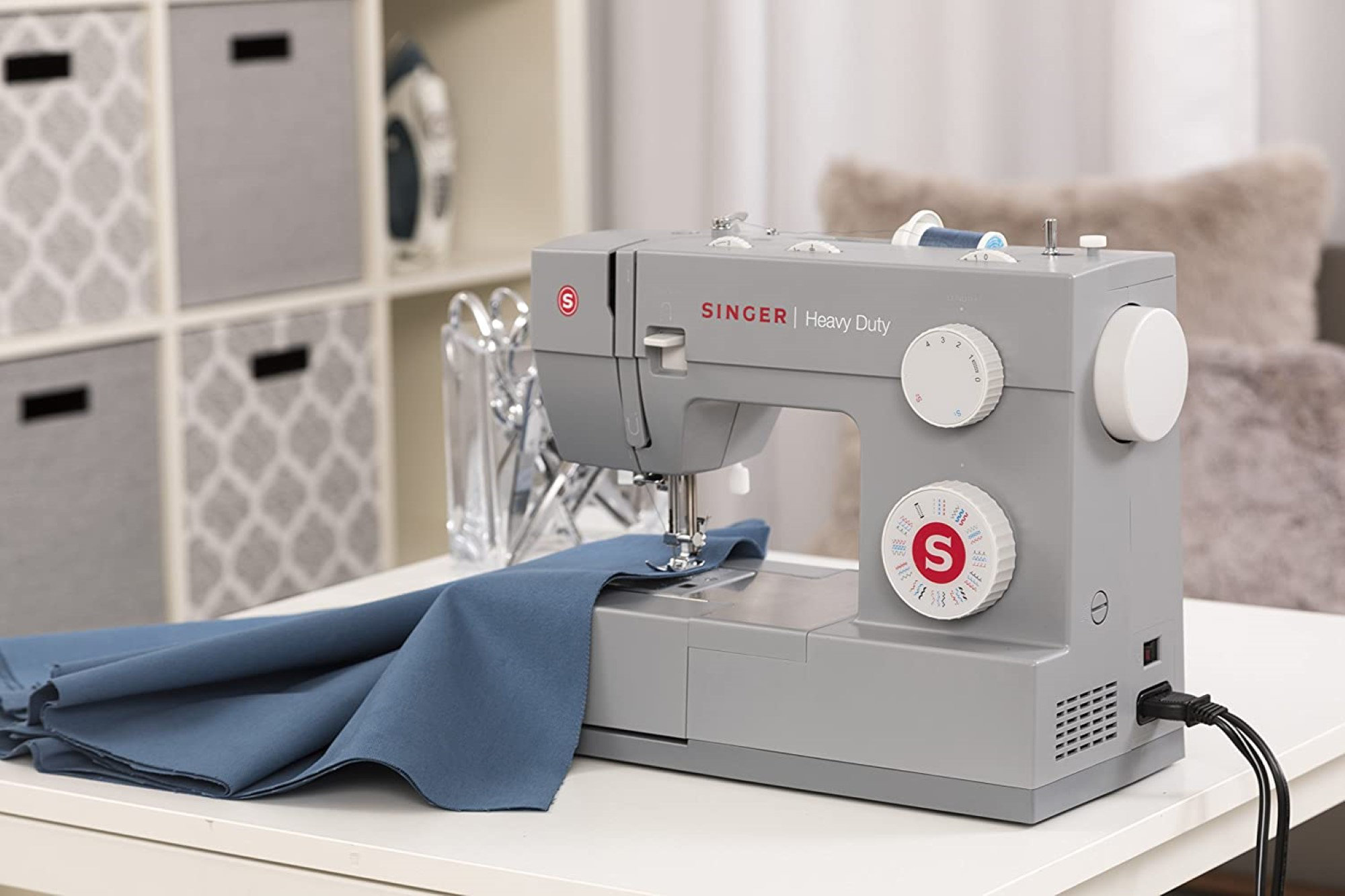 Singer SINGER MX60 Sewing Machine With Accessory Kit & Foot Pedal