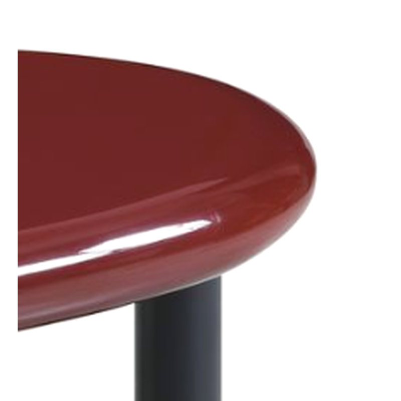Table d'appoint rouge laquée brillante de style contemporain, plateau de 60 mm d'épaisseur, piètement en métal, charge maximale de 18 kg, profondeur de 39 cm, largeur de 53,5 cm, hauteur de 36 cm.