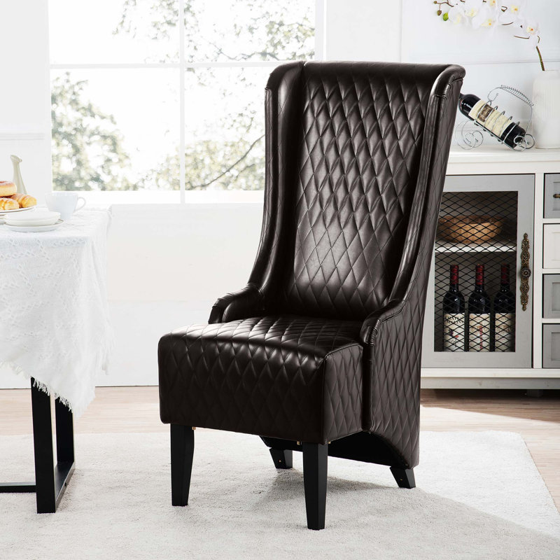 Chaise d'appoint moderne à haut dossier avec revêtement en similicuir et pieds en bois, Marron foncé